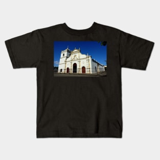 Nicaragua - Eglise de  Masaya Kids T-Shirt